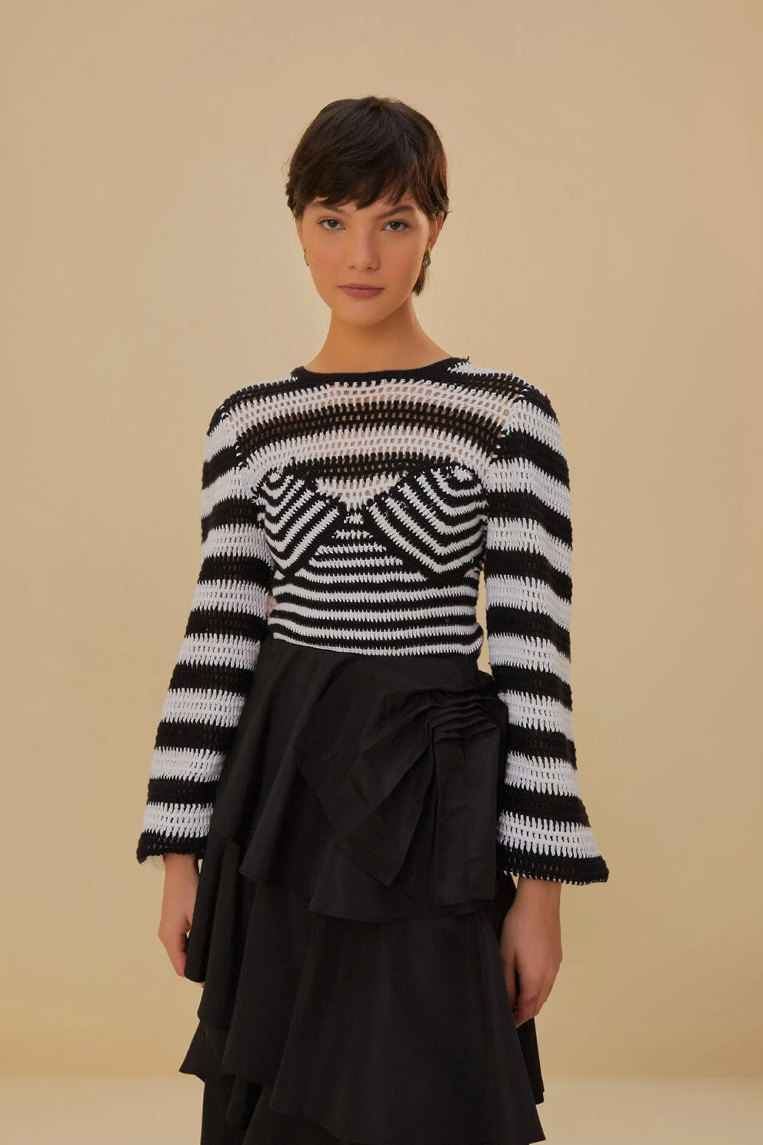 BLACK AND WHITE STRIPES CROCHET BLOUSE