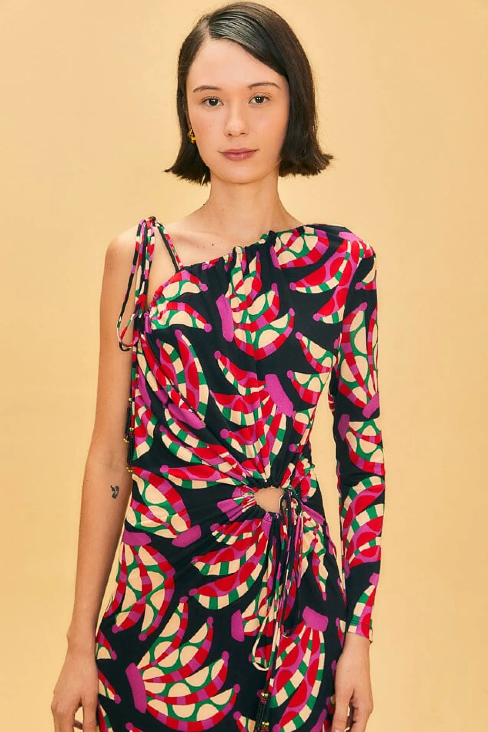 BLACK BANANA DOTS ONE SHOULDER MIDI DRESS