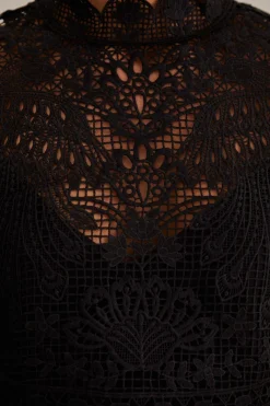 BLACK GUIPURE LONG SLEEVE BLOUSE