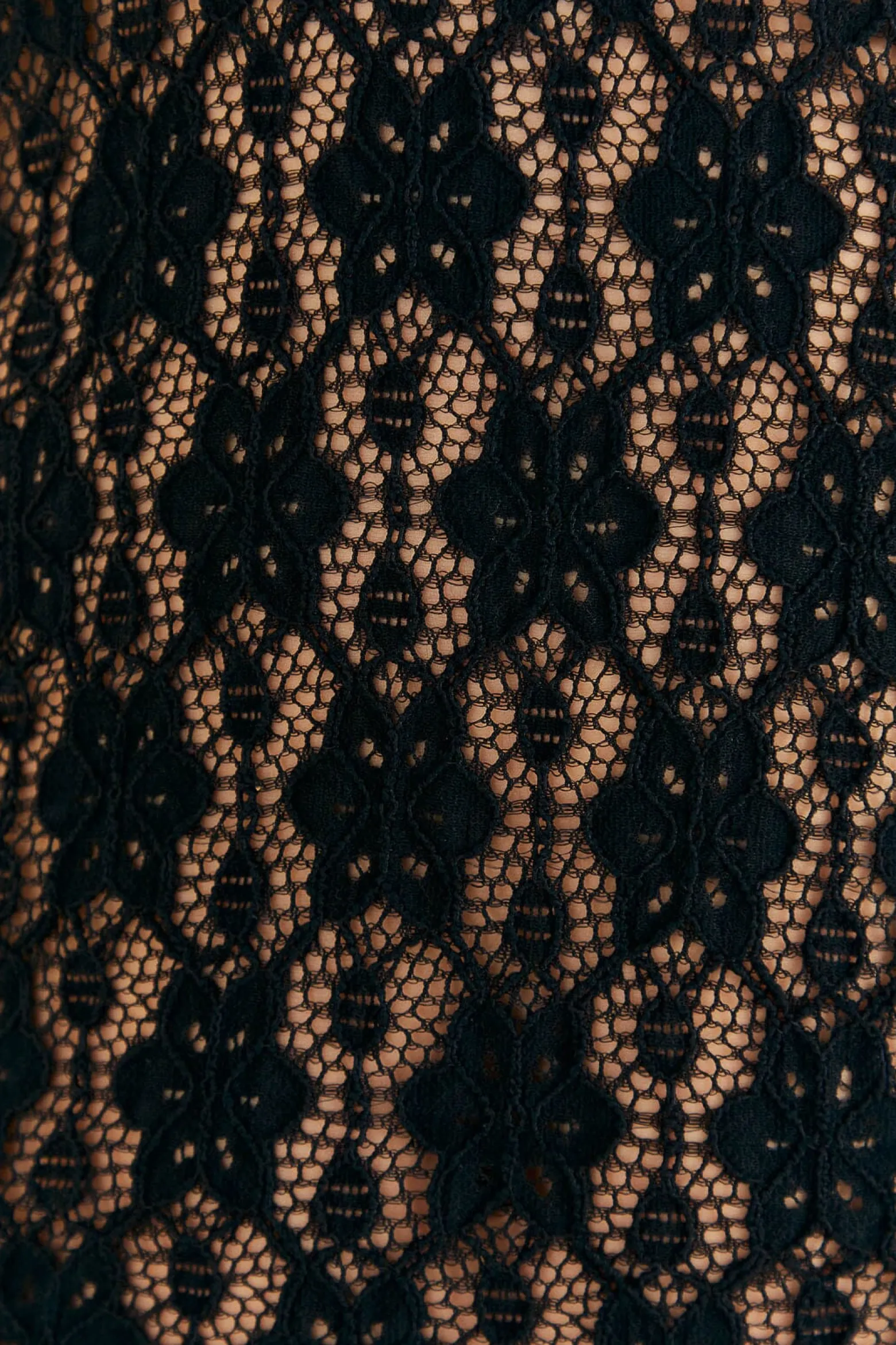 BLACK LACE LONG SLEEVE BLOUSE