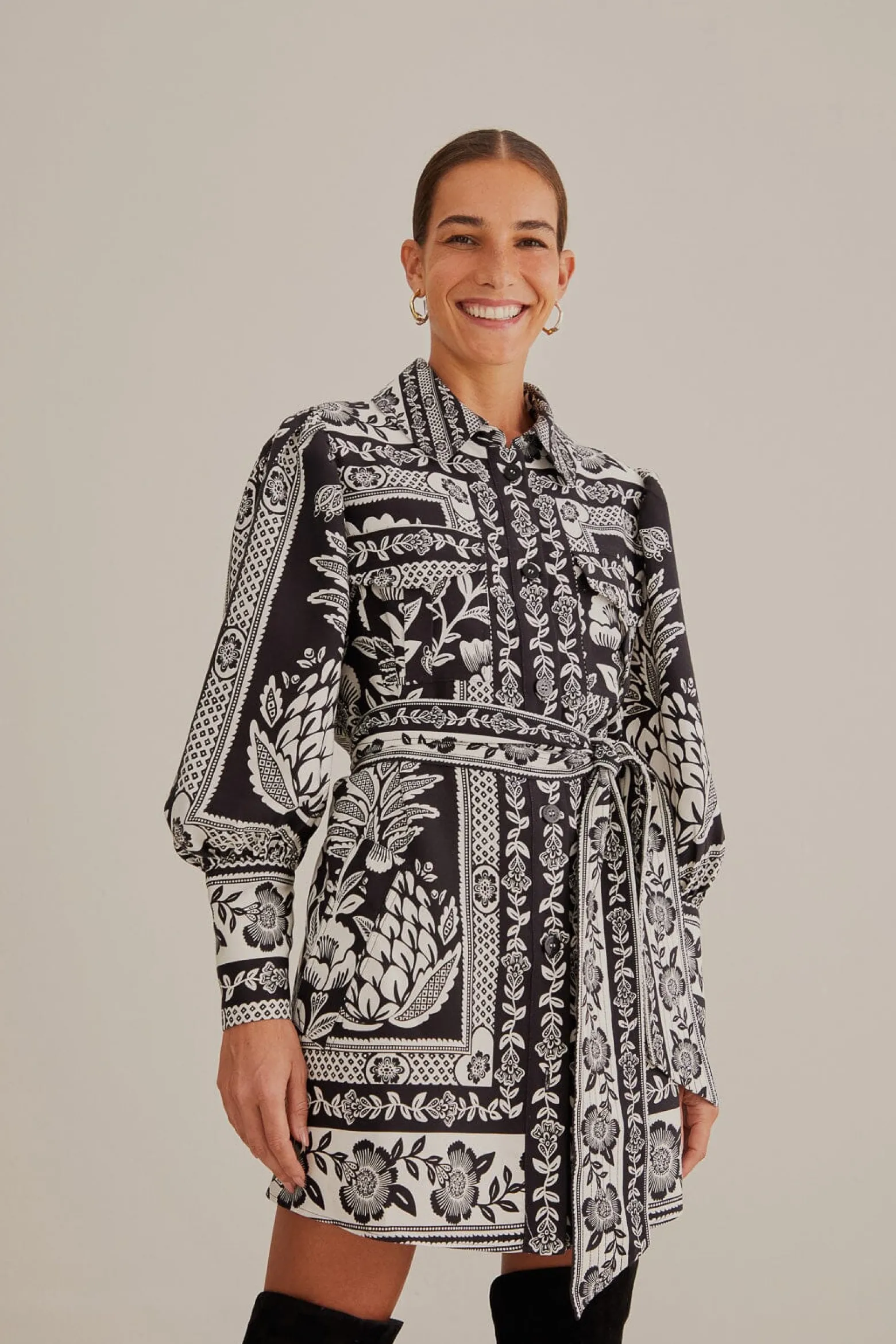 BLACK PINEAPPLE GARDEN LONG SLEEVE SHIRTDRESS