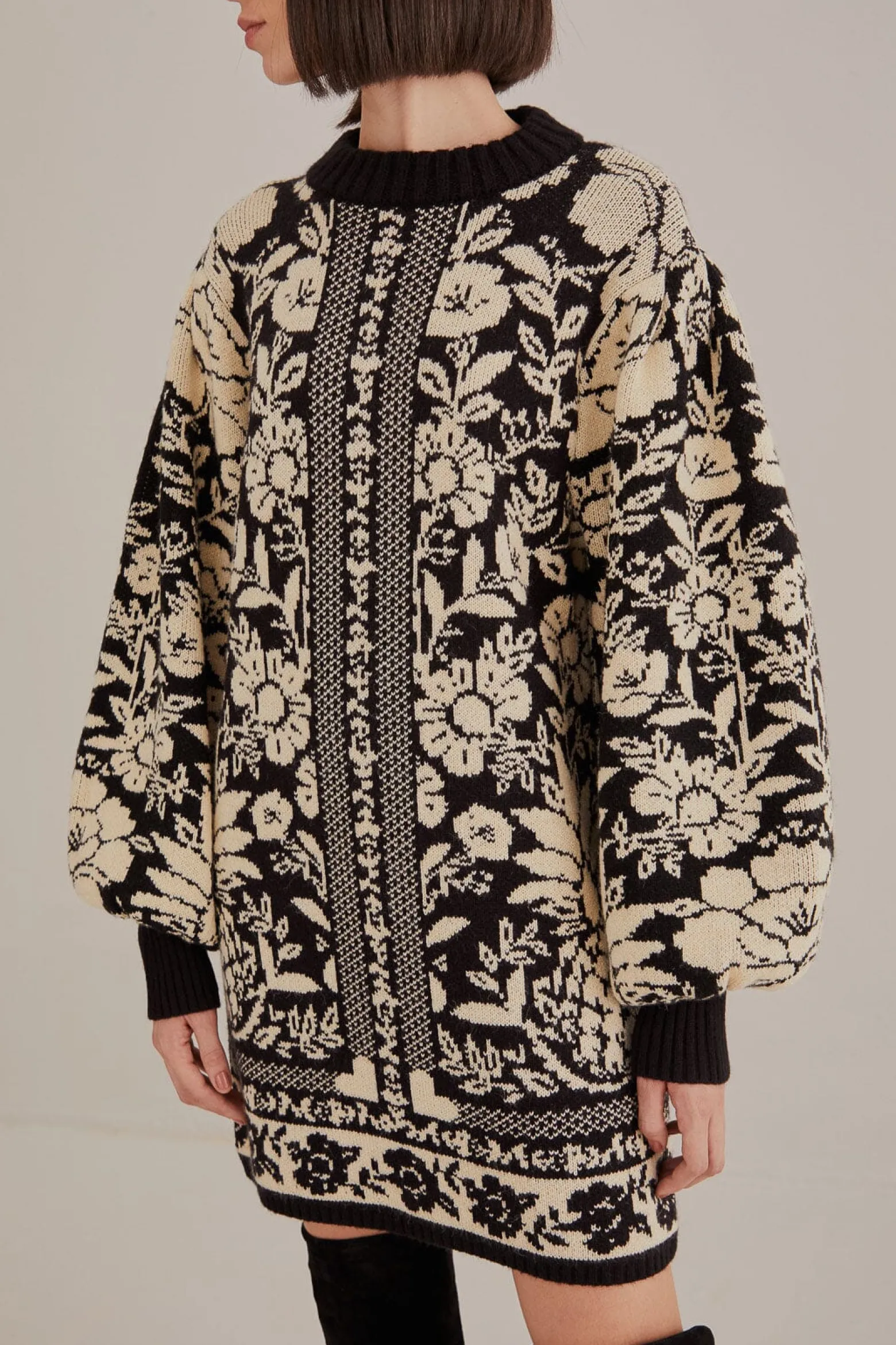 BLACK PINEAPPLE GARDEN MINI SWEATER DRESS
