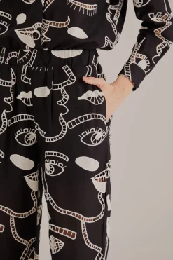 BLACK RICHELIEU FACES PANTS
