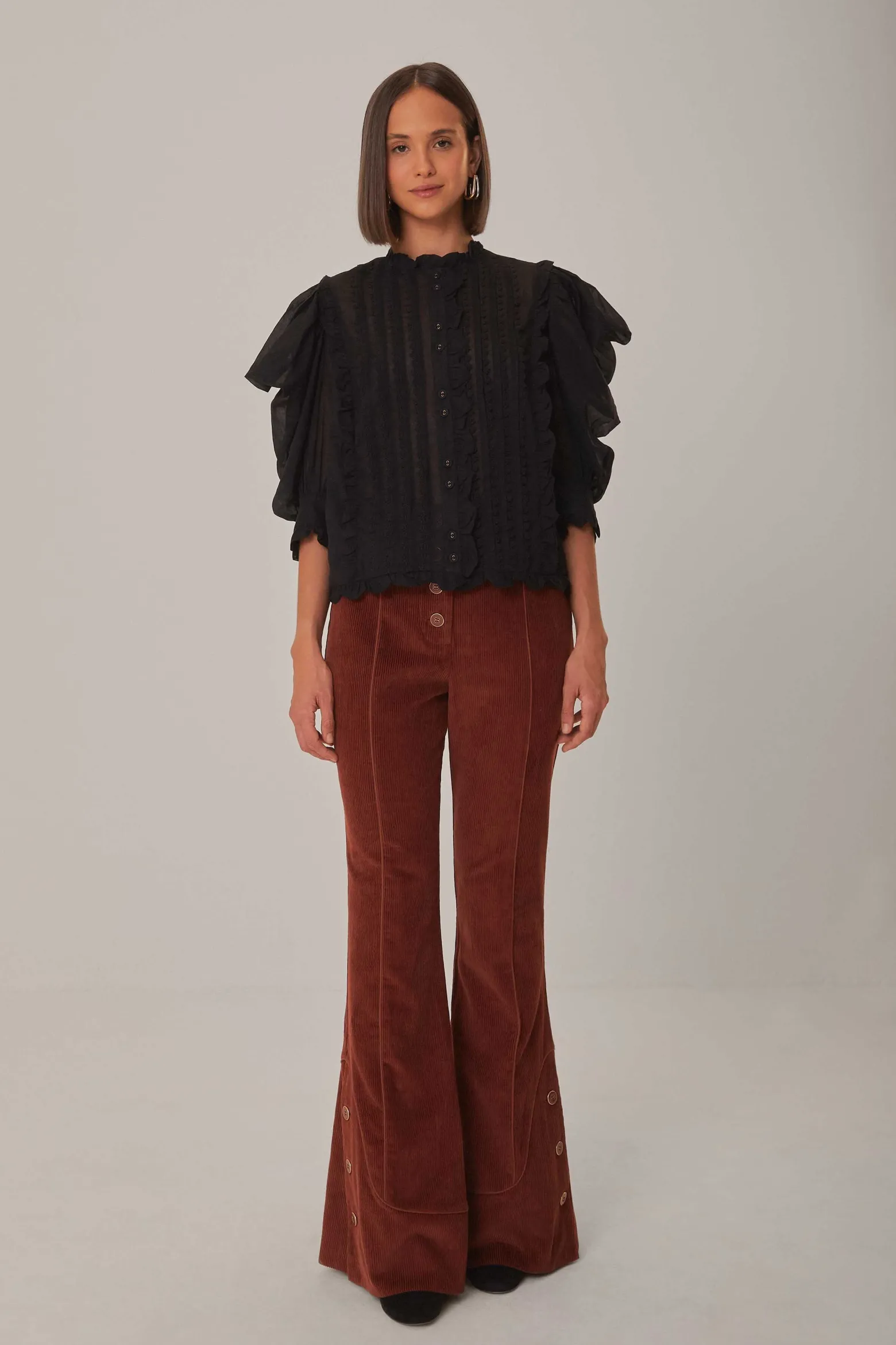 BLACK SHORT SLEEVE PLEATED BLOUSE