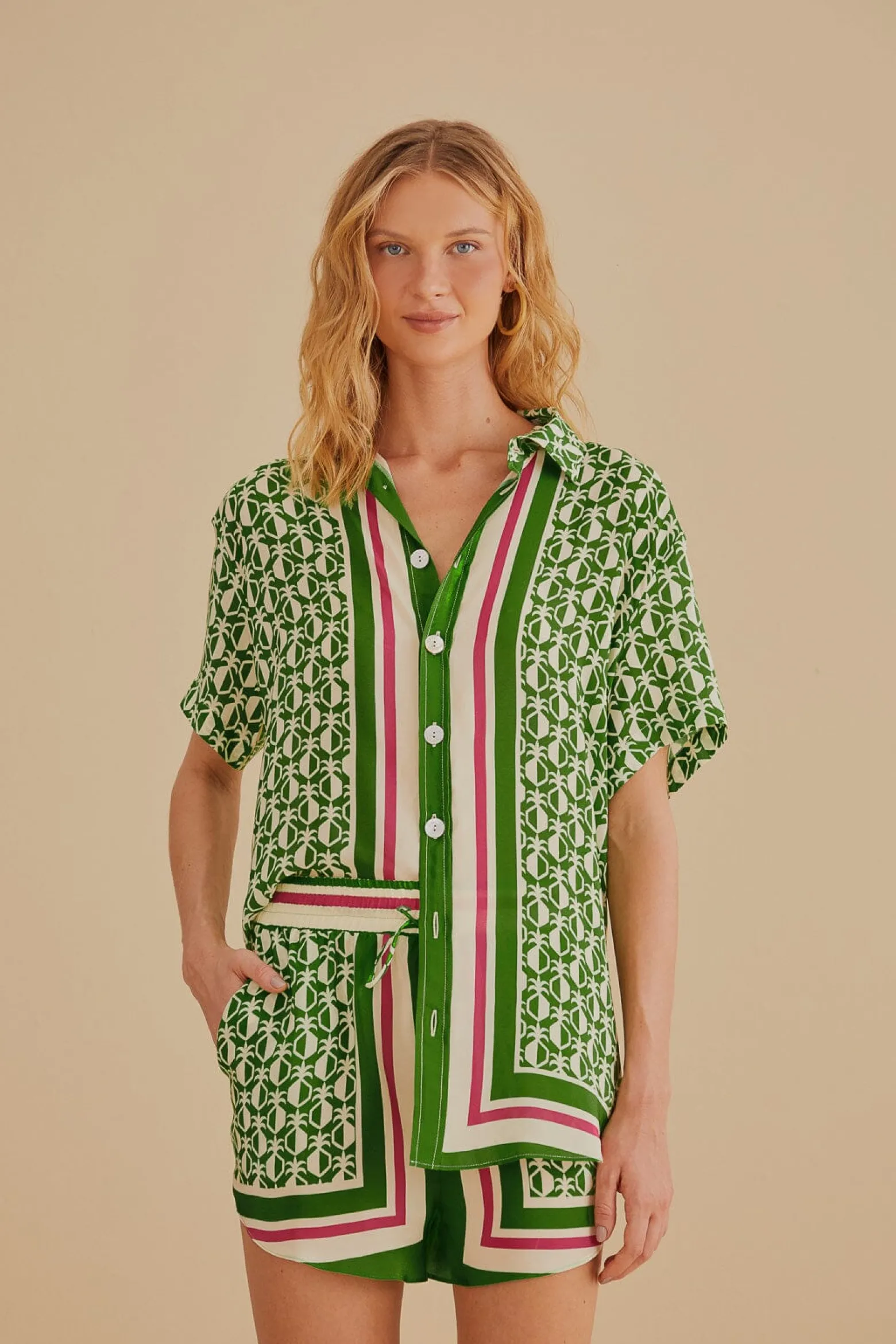 GREEN PINEAPPLE SCARF SHORTS