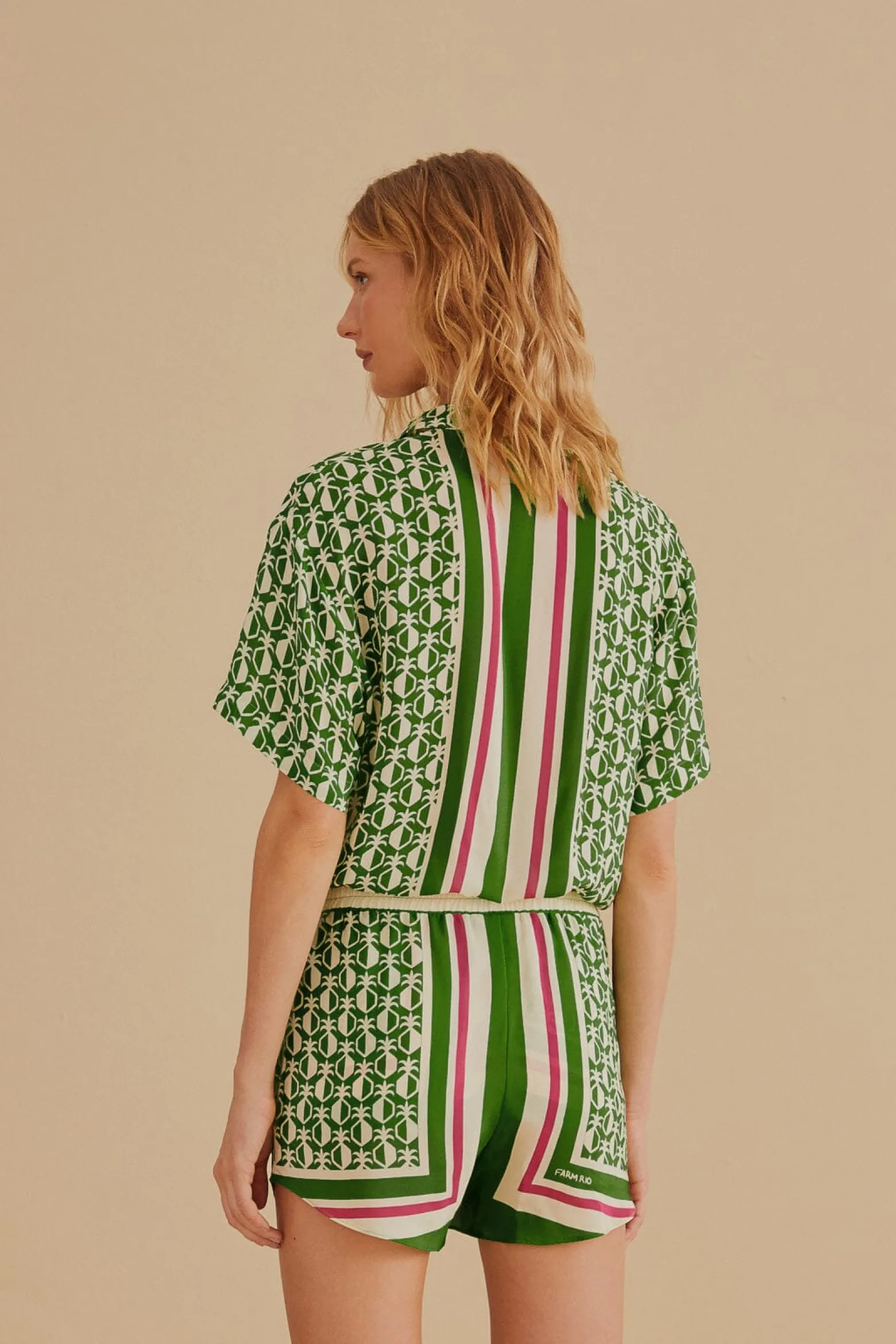 GREEN PINEAPPLE SCARF SHORTS