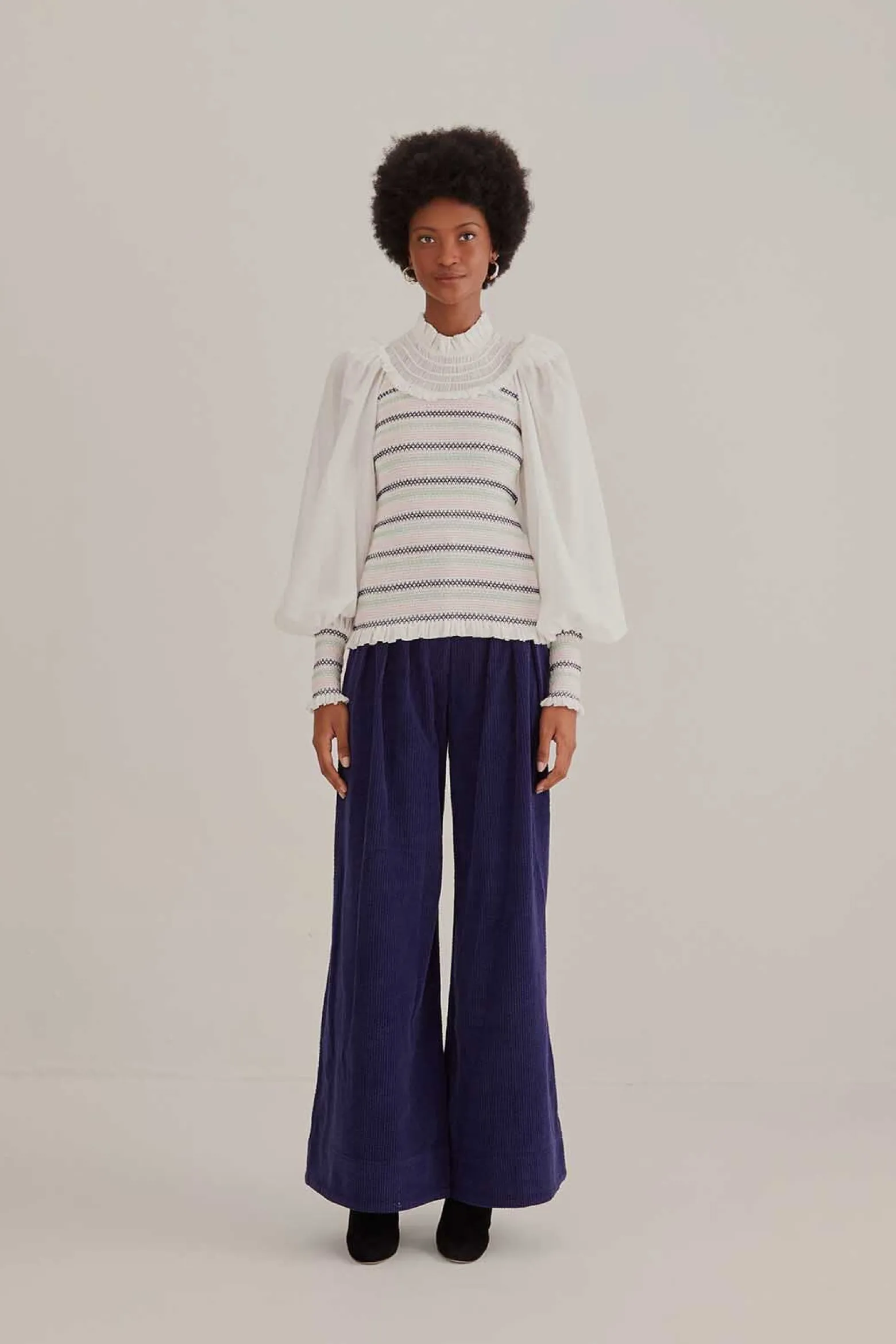 NAVY BLUE LOW WAISTED TAILORED PANTS