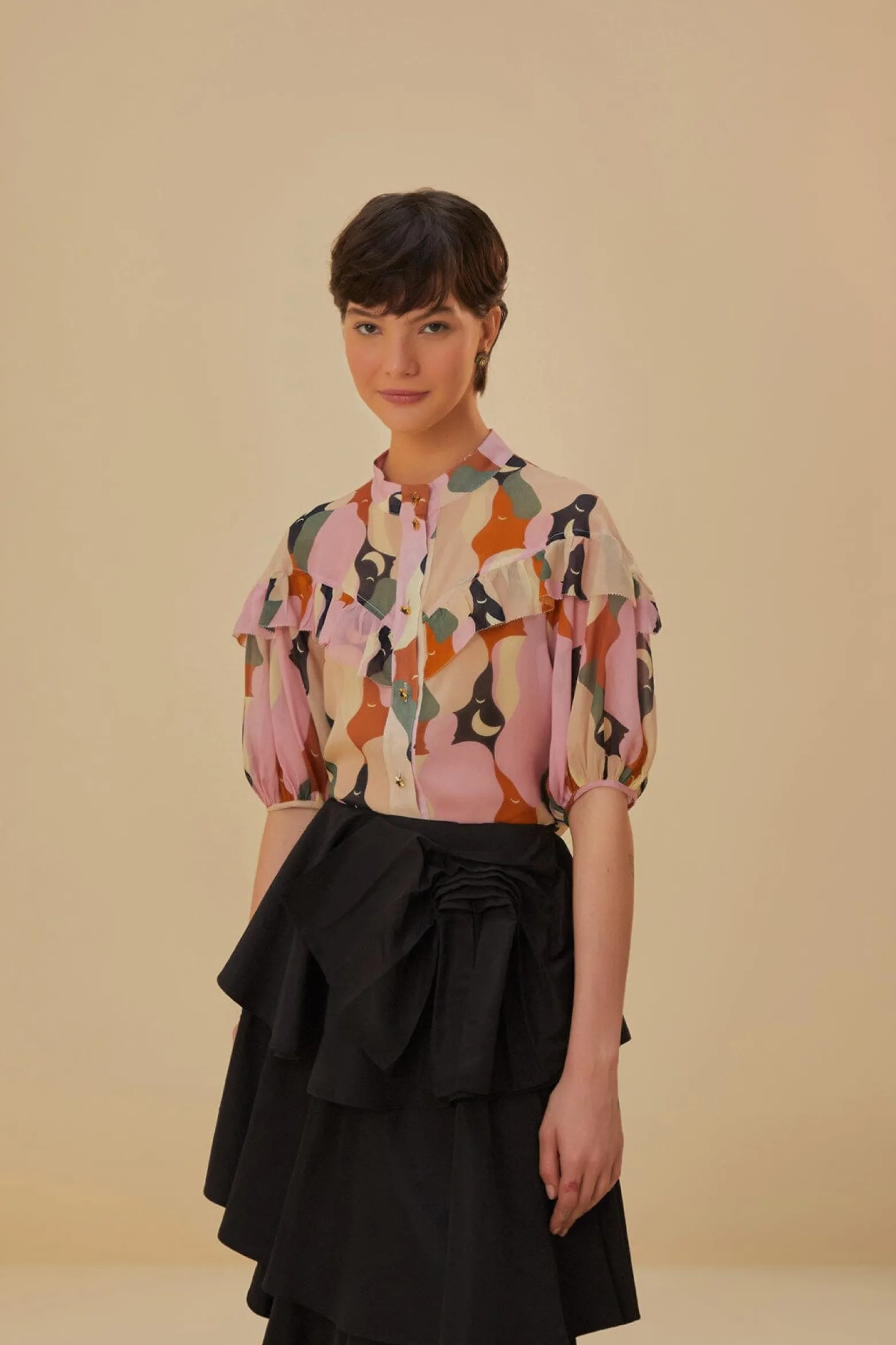 THE KISS MULTICOLOR SHORT SLEEVE BLOUSE